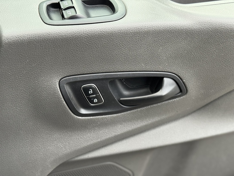 Ford Transit 350 EcoBlue Leader - U1951