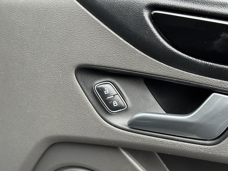 Ford Transit Custom 280 EcoBlue Limited - U1952