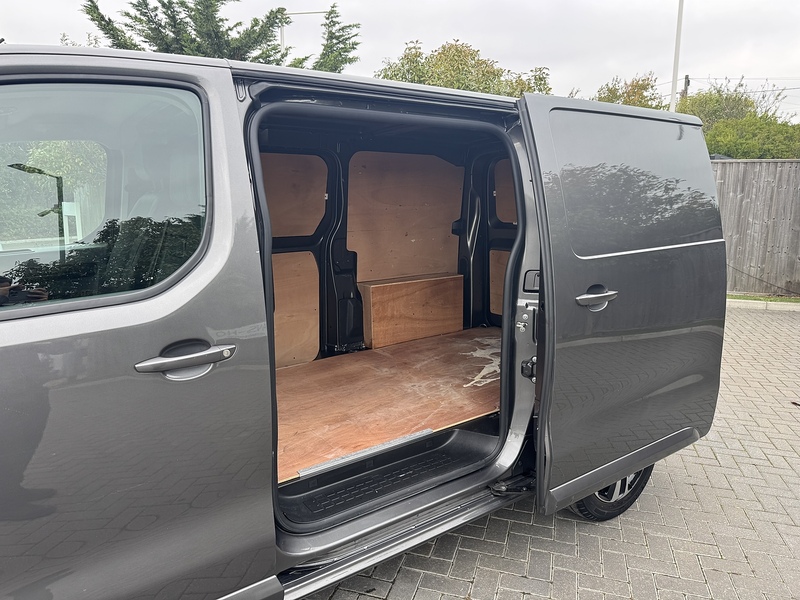 Peugeot Expert BlueHDi 1200 Asphalt - U1954