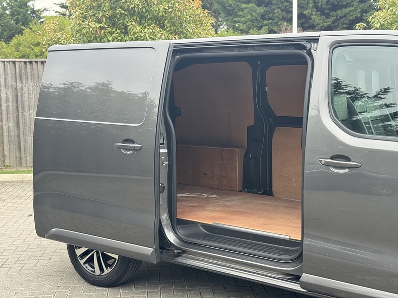 Peugeot Expert BlueHDi 1200 Asphalt - U1954