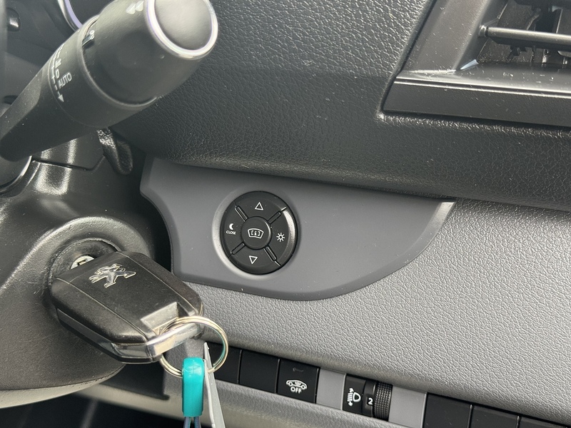 Peugeot Expert BlueHDi 1200 Asphalt - U1954