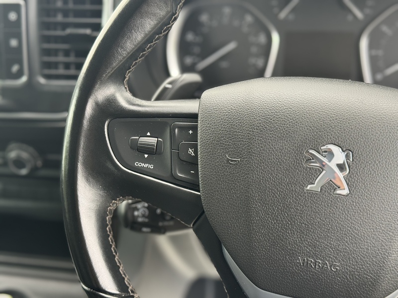 Peugeot Expert BlueHDi 1200 Asphalt - U1954