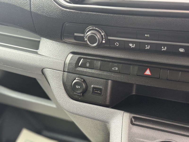 Peugeot Expert BlueHDi 1200 Asphalt - U1954