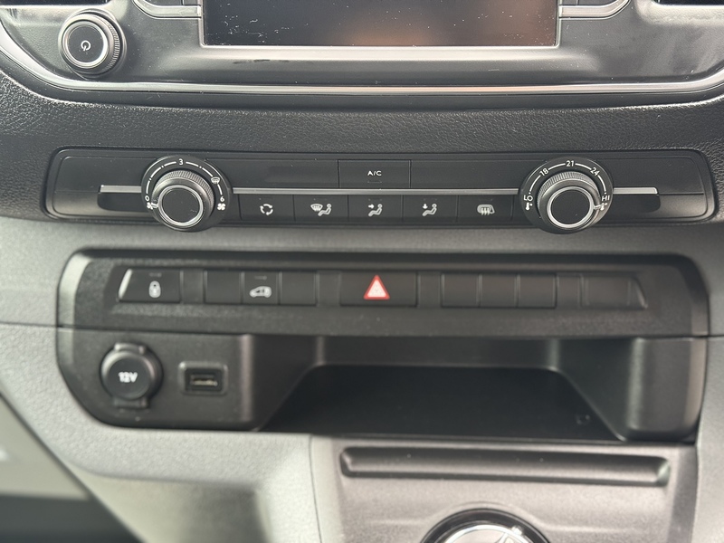 Peugeot Expert BlueHDi 1200 Asphalt - U1954