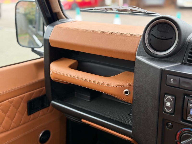 Land Rover Defender 90 TDCi - U1973