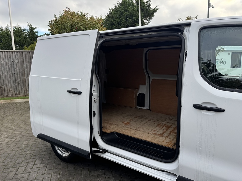 Peugeot Expert BlueHDi 1000 Professional Premium + - U1977