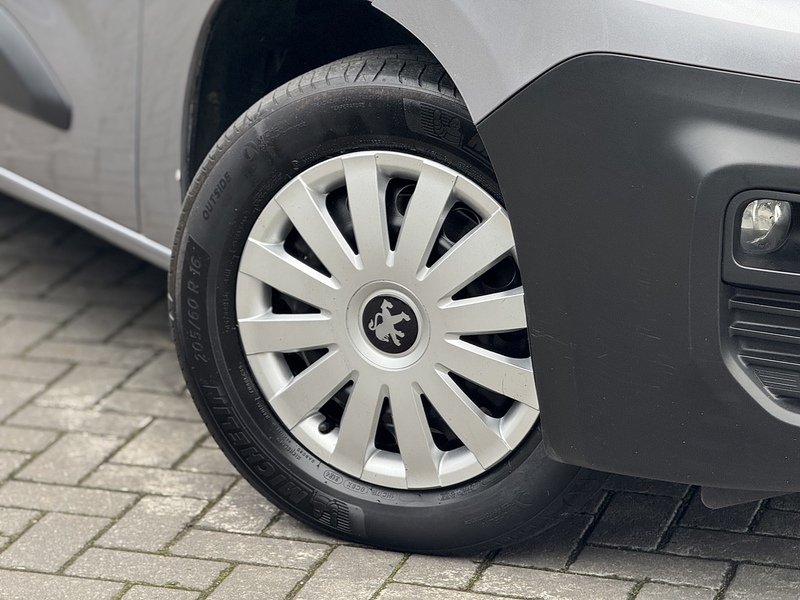 Peugeot Partner BlueHDi 950 Professional Premium - U1978