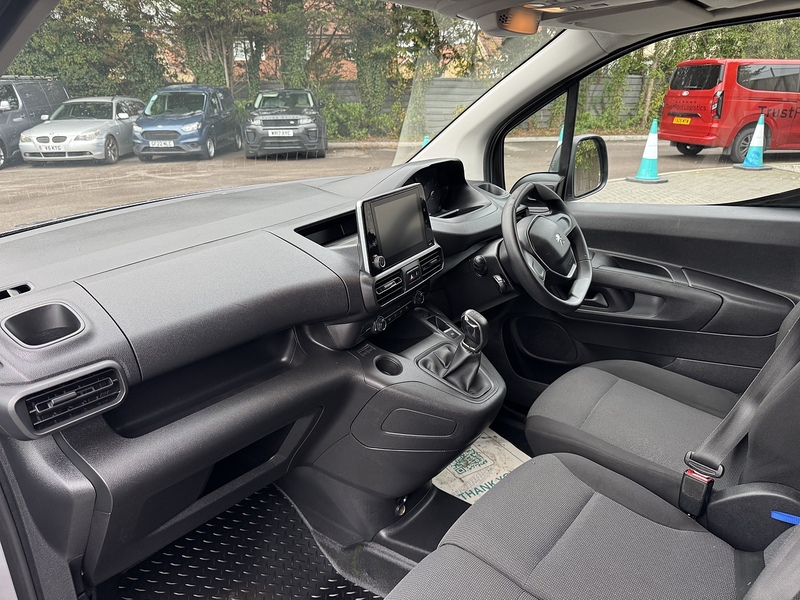 Peugeot Partner BlueHDi 950 Professional Premium - U1978