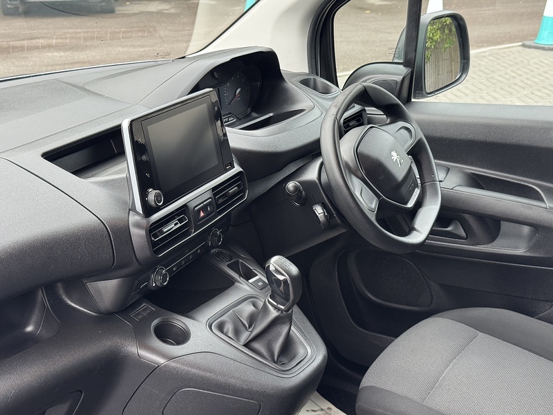 Peugeot Partner BlueHDi 950 Professional Premium - U1978