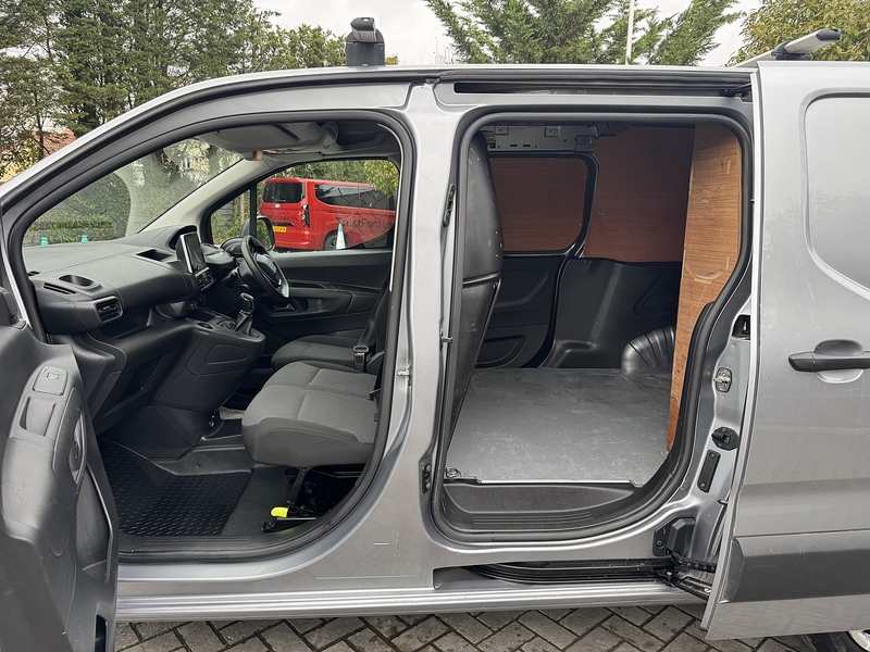 Peugeot Partner BlueHDi 950 Professional Premium - U1978