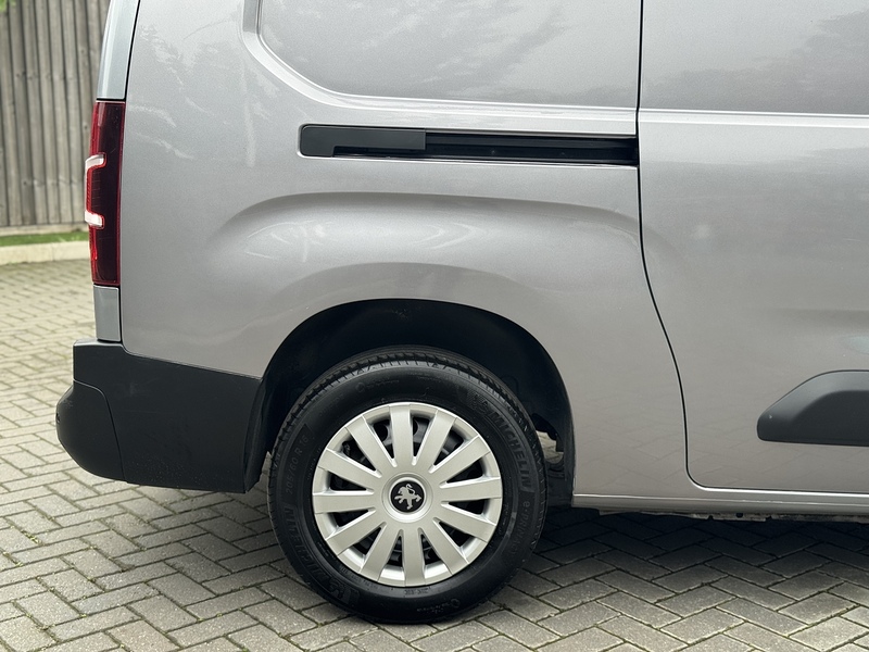 Peugeot Partner BlueHDi 950 Professional Premium - U1978