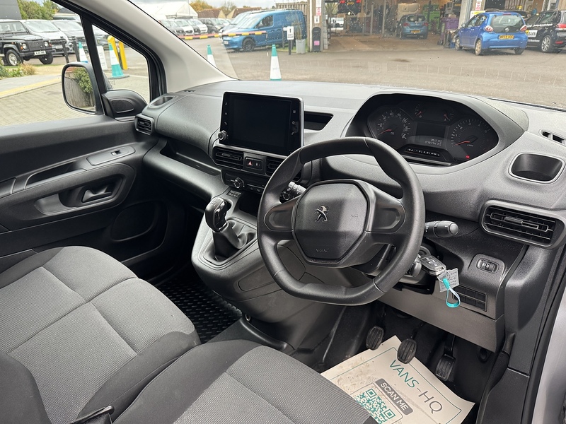 Peugeot Partner BlueHDi 950 Professional Premium - U1978