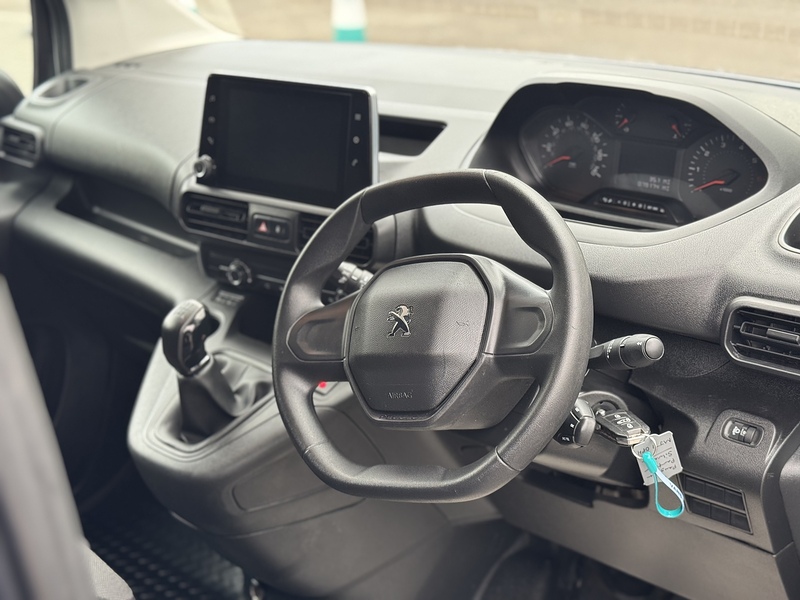 Peugeot Partner BlueHDi 950 Professional Premium - U1978