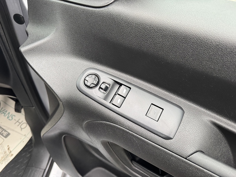 Peugeot Partner BlueHDi 950 Professional Premium - U1978