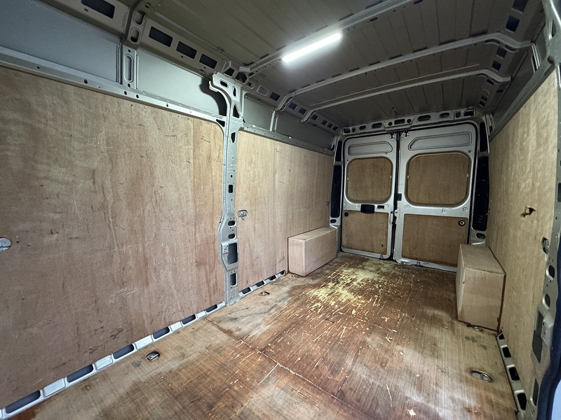 Peugeot Boxer BlueHDi 335 Asphalt - U1990