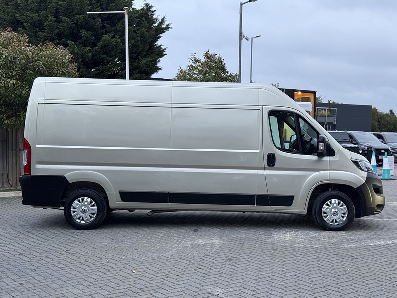 Peugeot Boxer BlueHDi 335 Asphalt - U1990