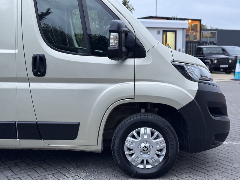 Peugeot Boxer BlueHDi 335 Asphalt - U1990