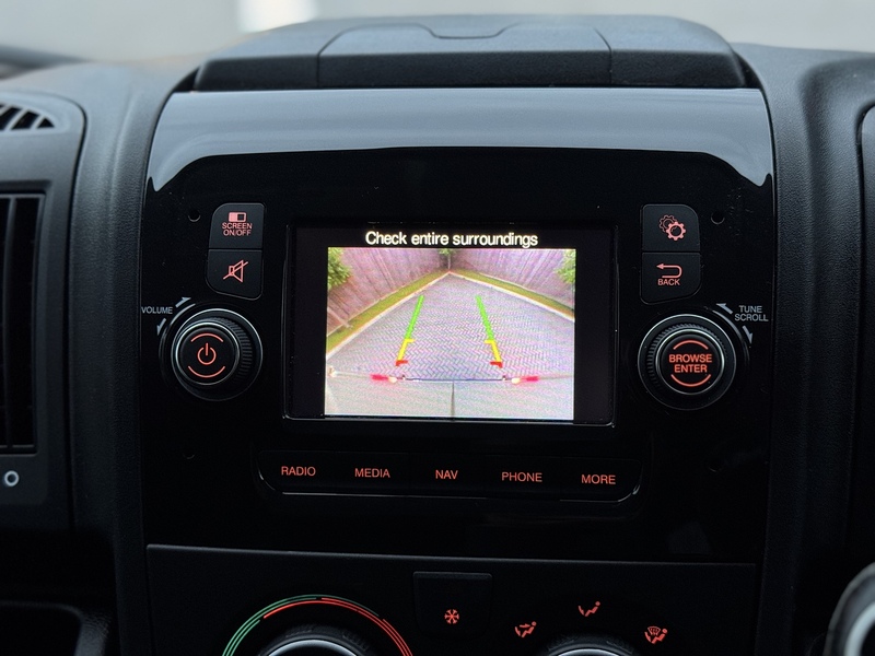 Peugeot Boxer BlueHDi 335 Asphalt - U1990