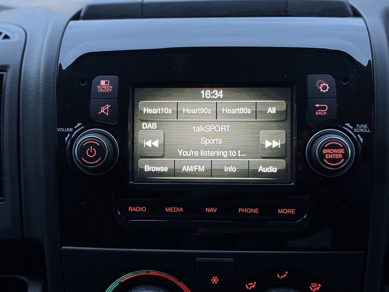 Peugeot Boxer BlueHDi 335 Asphalt - U1990