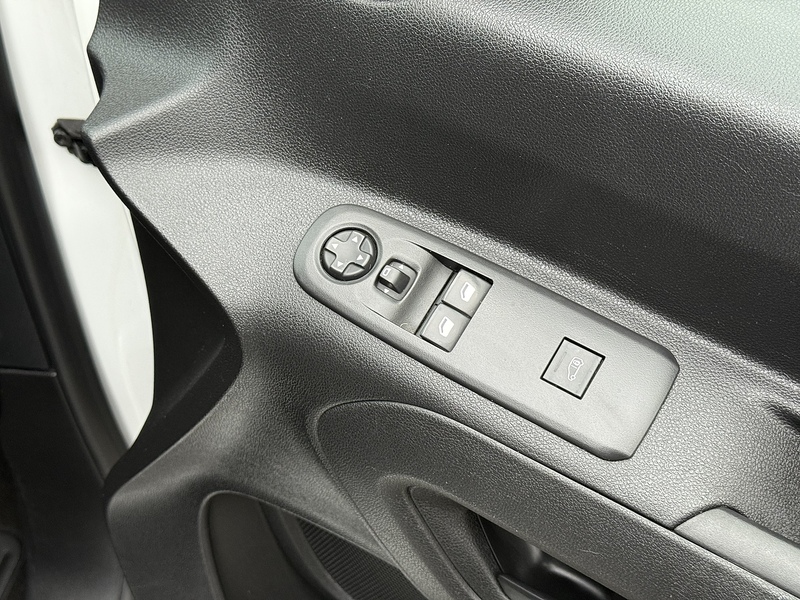 Vauxhall Combo Turbo D 2300 Sportive - U1995