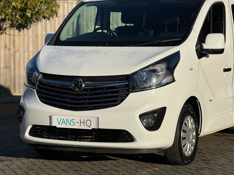 Vauxhall Vivaro CDTi 2900 BiTurbo Sportive - U2032