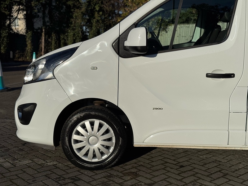 Vauxhall Vivaro CDTi 2900 BiTurbo Sportive - U2032