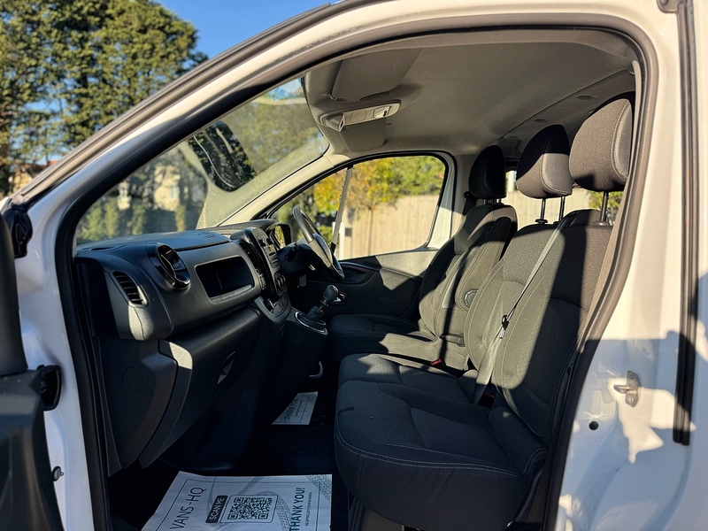 Vauxhall Vivaro CDTi 2900 BiTurbo Sportive - U2032