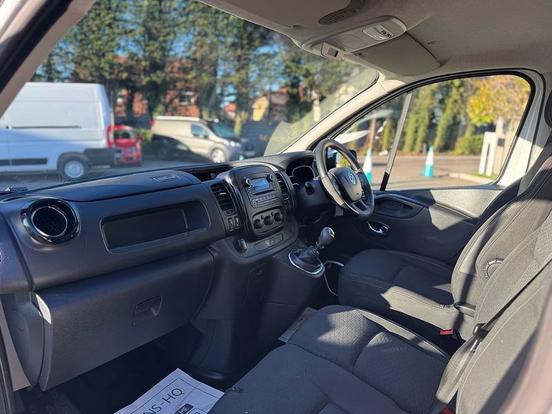 Vauxhall Vivaro CDTi 2900 BiTurbo Sportive - U2032