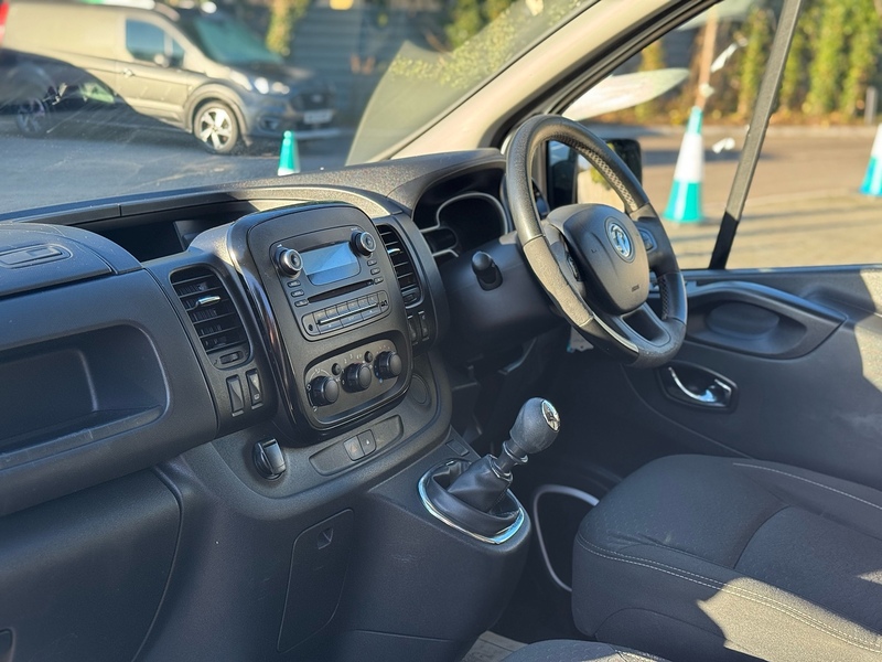 Vauxhall Vivaro CDTi 2900 BiTurbo Sportive - U2032