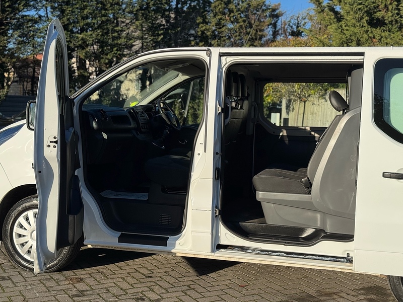 Vauxhall Vivaro CDTi 2900 BiTurbo Sportive - U2032