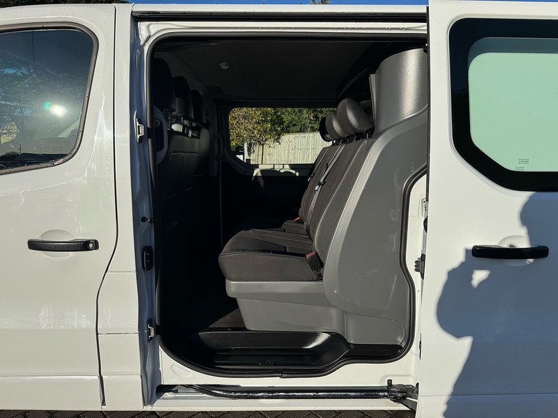 Vauxhall Vivaro CDTi 2900 BiTurbo Sportive - U2032