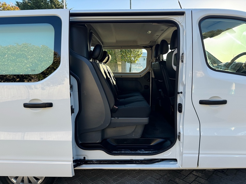 Vauxhall Vivaro CDTi 2900 BiTurbo Sportive - U2032