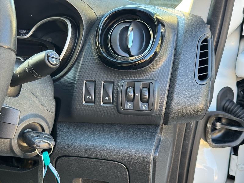 Vauxhall Vivaro CDTi 2900 BiTurbo Sportive - U2032