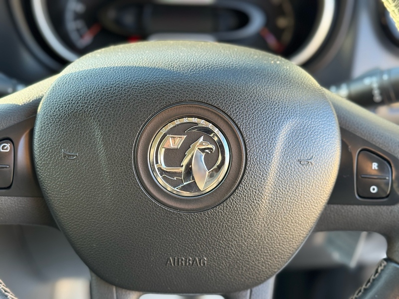 Vauxhall Vivaro CDTi 2900 BiTurbo Sportive - U2032