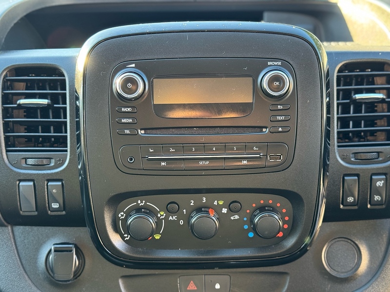 Vauxhall Vivaro CDTi 2900 BiTurbo Sportive - U2032