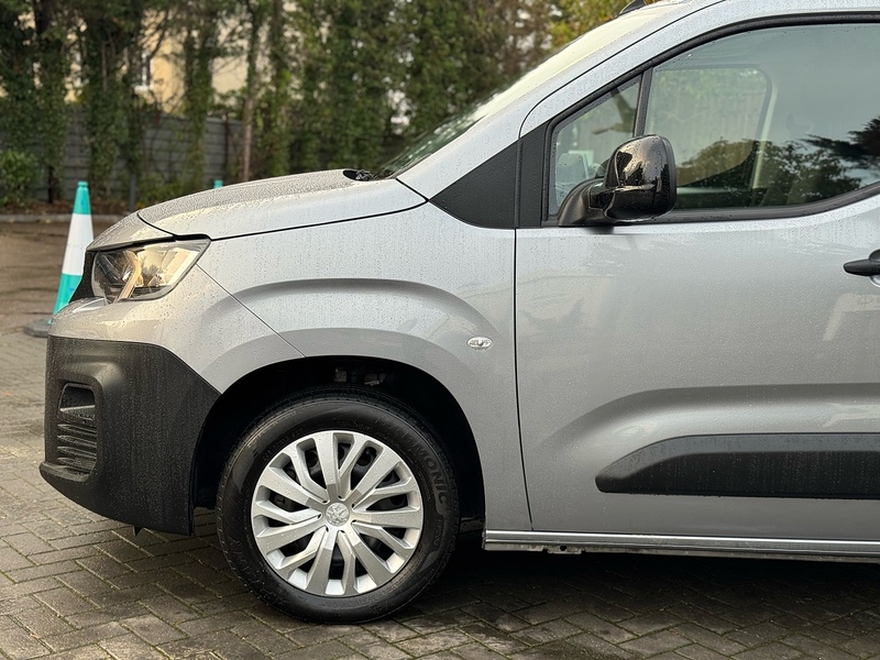 Peugeot Partner BlueHDi 950 Professional Premium - U2034