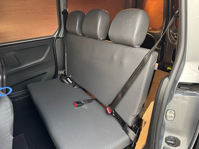 Peugeot Partner BlueHDi 950 Professional Premium - U2034