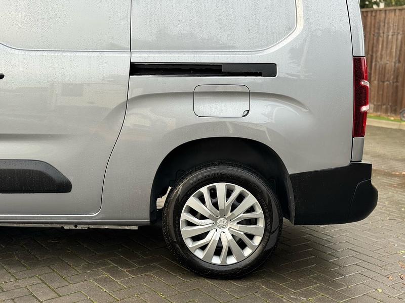 Peugeot Partner BlueHDi 950 Professional Premium - U2034