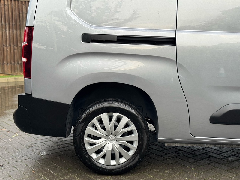 Peugeot Partner BlueHDi 950 Professional Premium - U2034