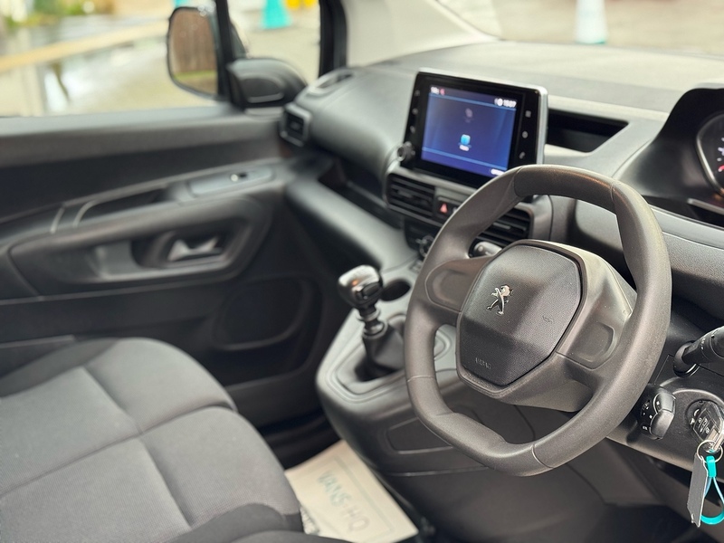 Peugeot Partner BlueHDi 950 Professional Premium - U2034