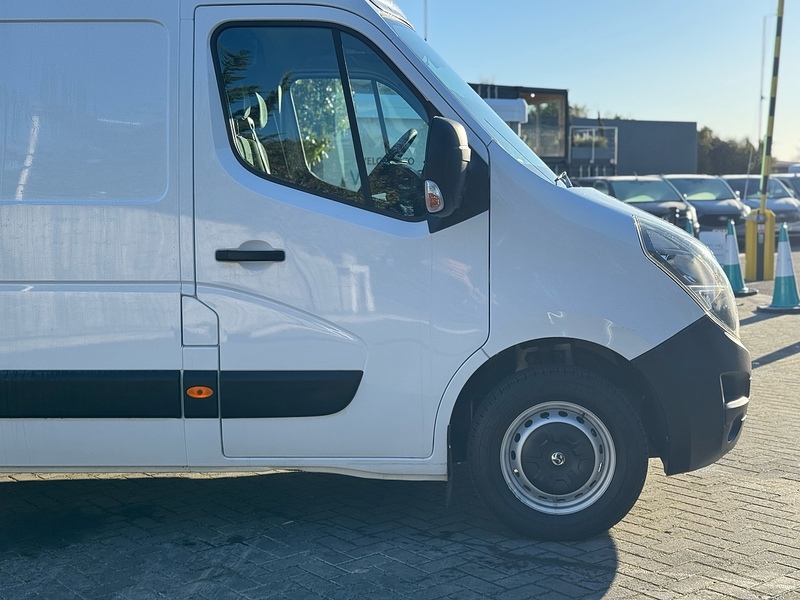 Vauxhall Movano CDTi 3500 BiTurbo Edition - U2038