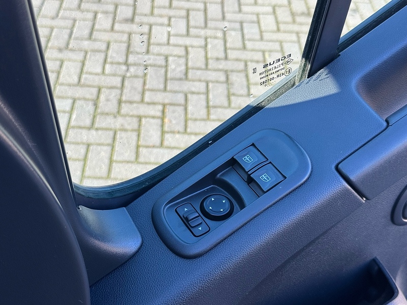 Vauxhall Movano CDTi 3500 BiTurbo Edition - U2038