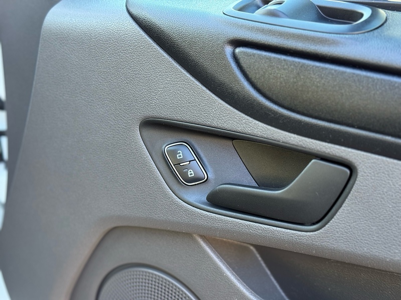 Ford Transit Custom 280 EcoBlue Leader - U2046