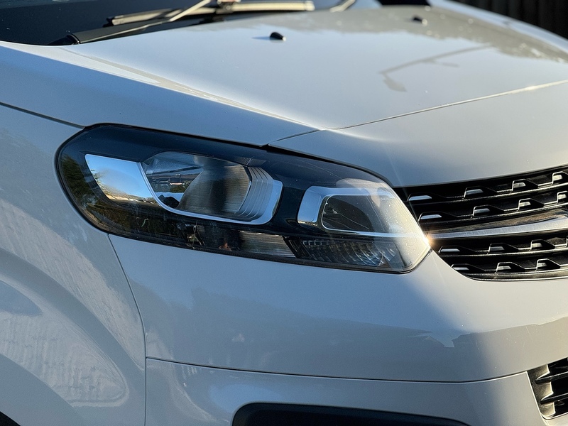 Vauxhall Vivaro Turbo D 3100 Sportive - U2063