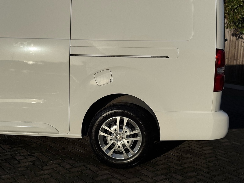 Vauxhall Vivaro Turbo D 3100 Sportive - U2063