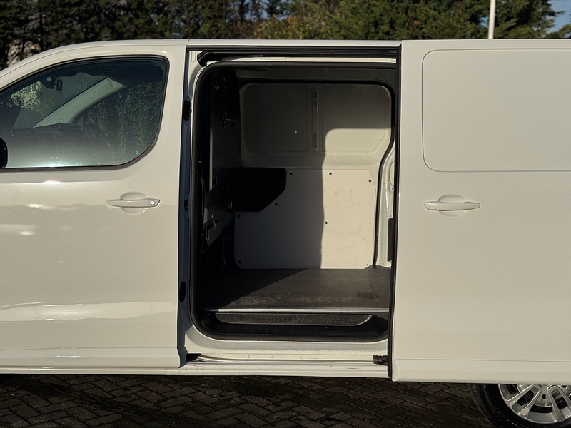 Vauxhall Vivaro Turbo D 3100 Sportive - U2063