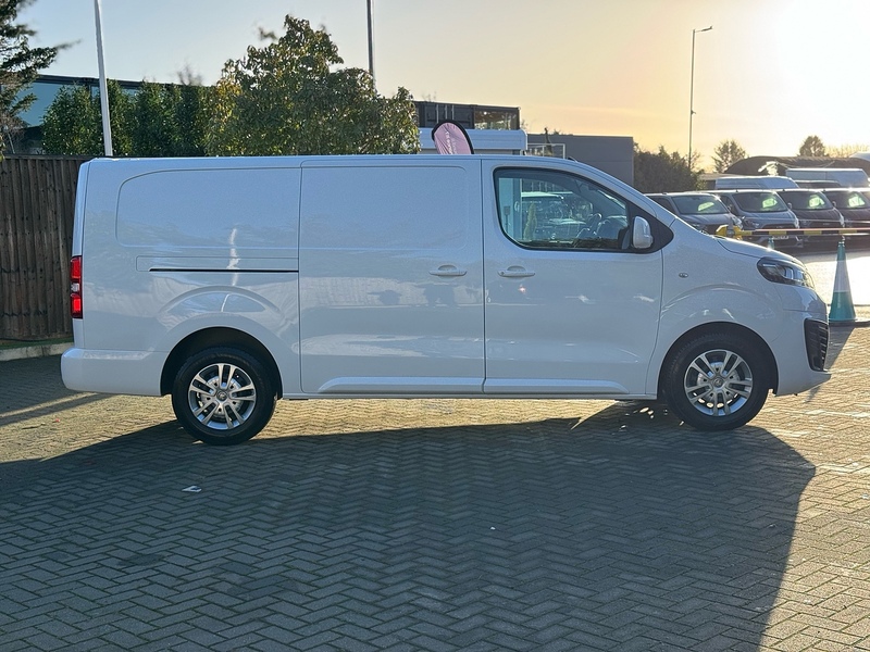 Vauxhall Vivaro Turbo D 3100 Sportive - U2063