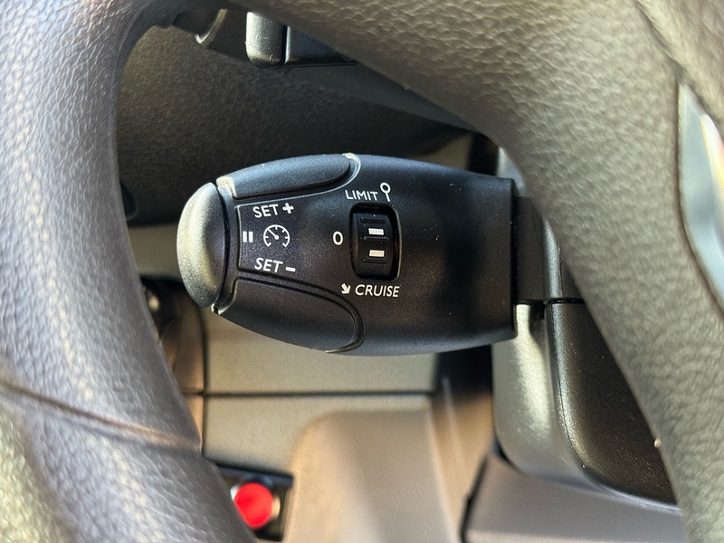 Vauxhall Vivaro Turbo D 3100 Sportive - U2063