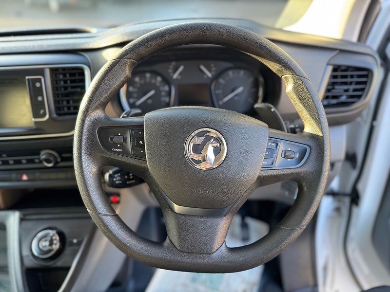 Vauxhall Vivaro Turbo D 3100 Sportive - U2063