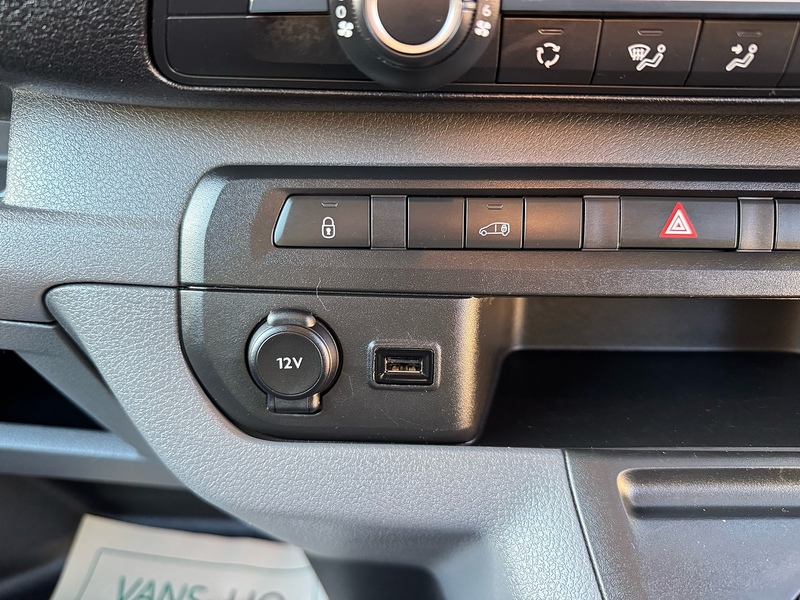 Vauxhall Vivaro Turbo D 3100 Sportive - U2063